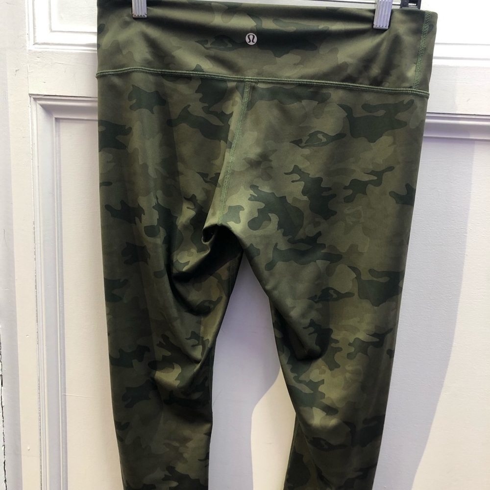 Lulu Lemon Cropped Camo leggings